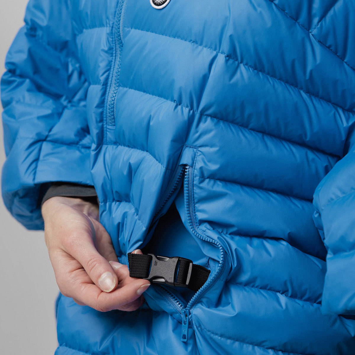 Expedition Down Poncho - UN Blue