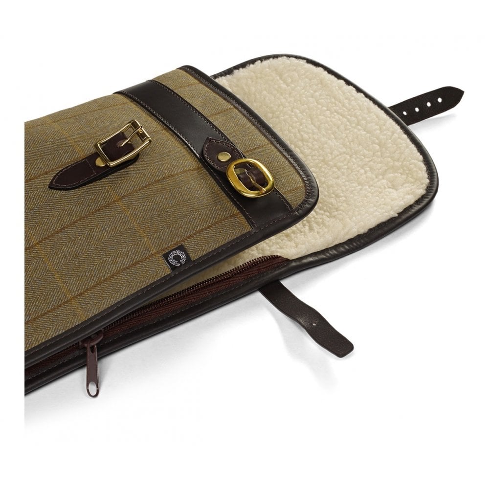 Helmsley Green Tweed Rifle Slip with Flap & Zip