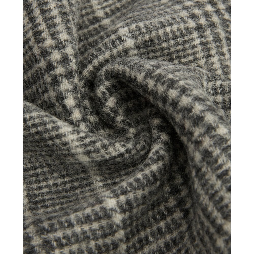Noelle Scarf Code  - Monochrome