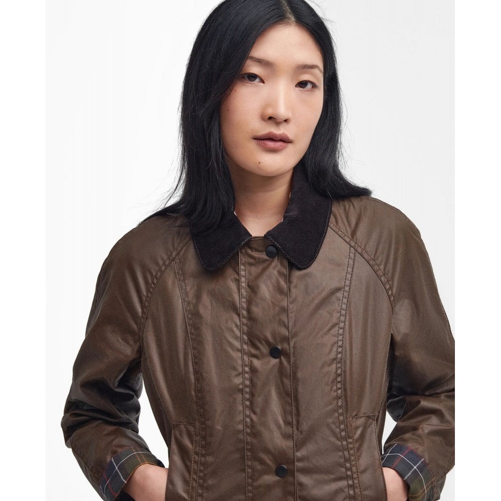 Classic Beadnell Wax Jacket in Bark