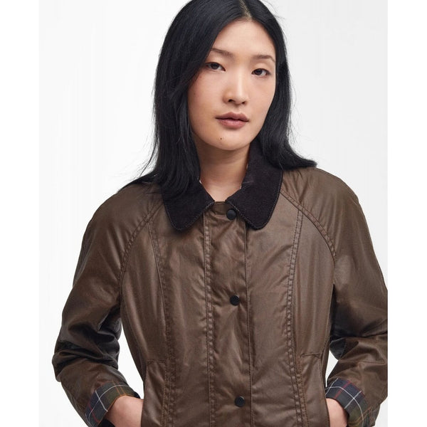 Classic Beadnell Wax Jacket in Bark