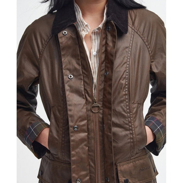 Classic Beadnell Wax Jacket in Bark