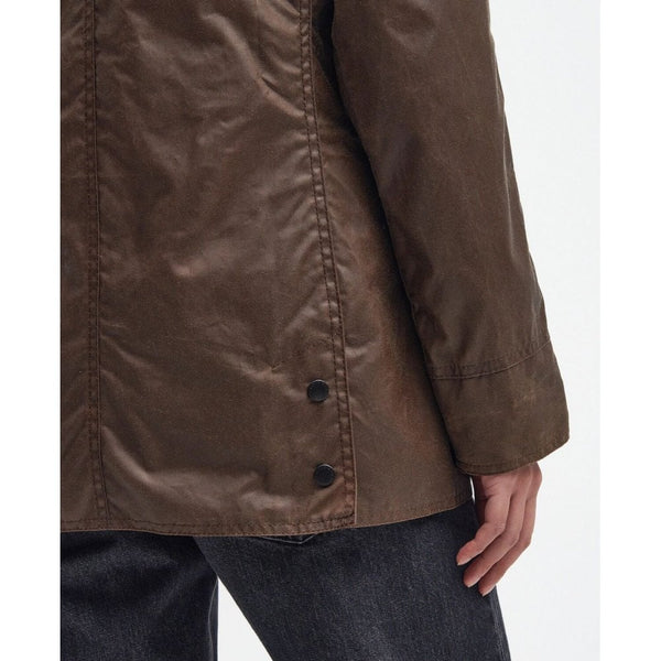 Classic Beadnell Wax Jacket in Bark