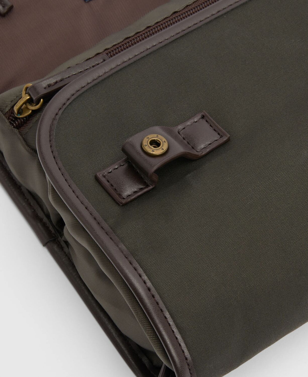 Wax Hanging Washbag